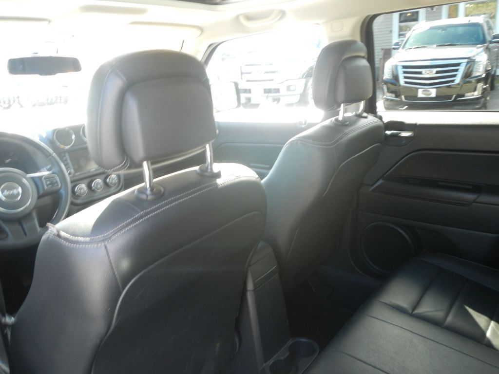 Photo 44 of this JEEP PATRIOT 4WD