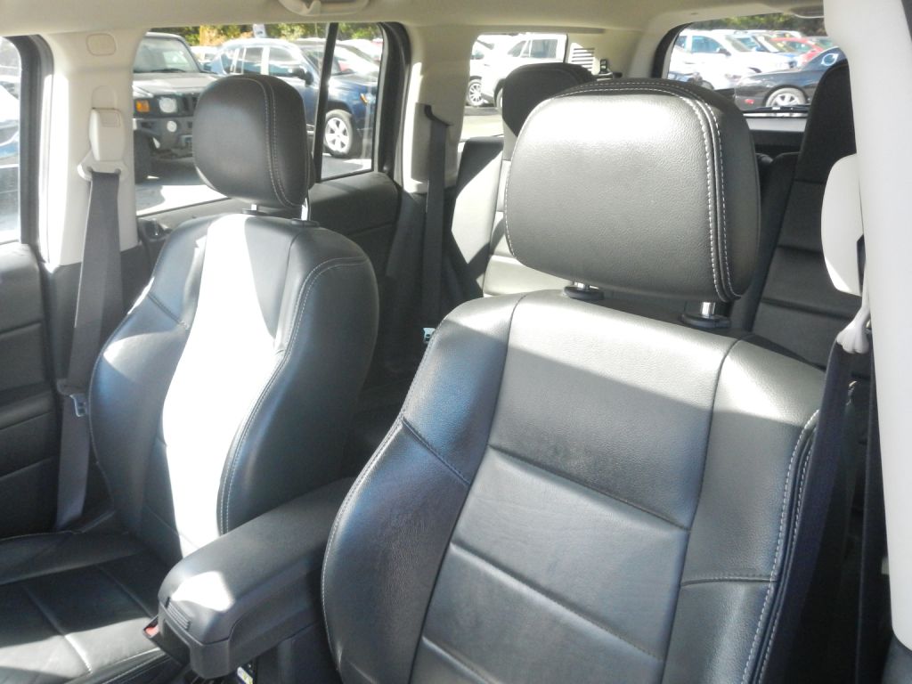 Photo 49 of this JEEP PATRIOT 4WD