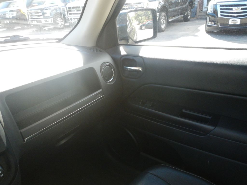 Photo 50 of this JEEP PATRIOT 4WD
