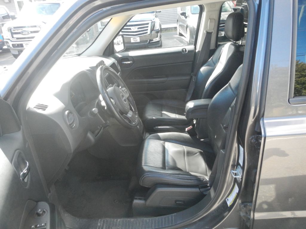 Photo 54 of this JEEP PATRIOT 4WD