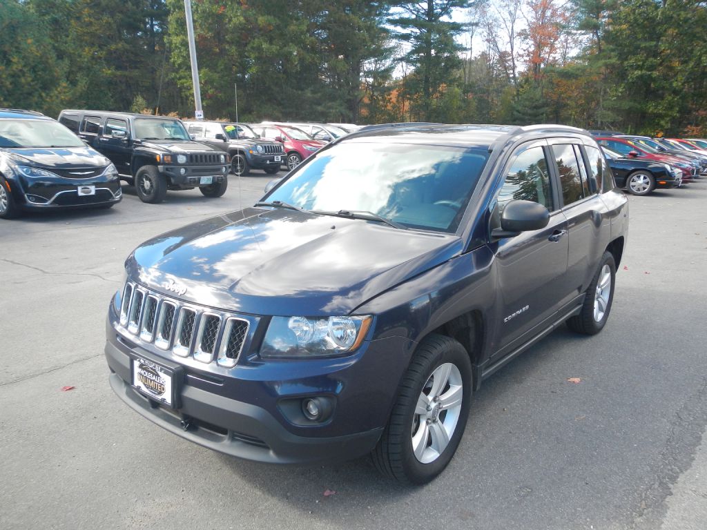 Photo 2 of this JEEP COMPASS 4WD
