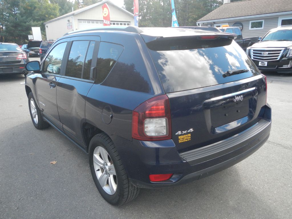 Photo 6 of this JEEP COMPASS 4WD