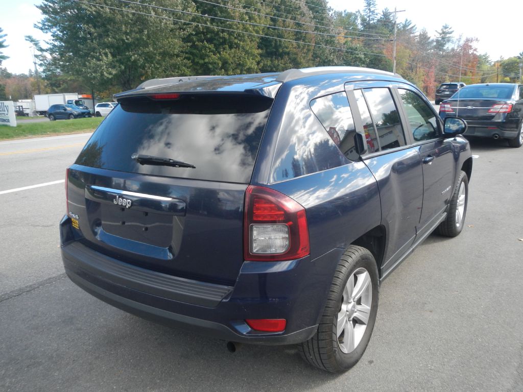 Photo 7 of this JEEP COMPASS 4WD