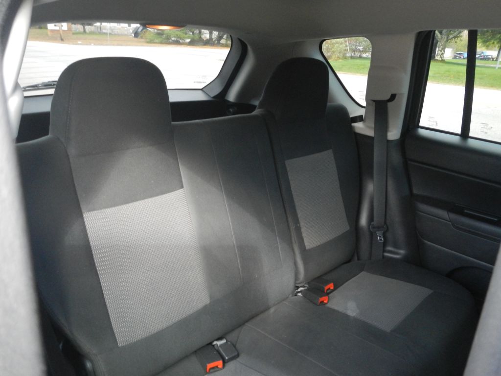 Photo 8 of this JEEP COMPASS 4WD