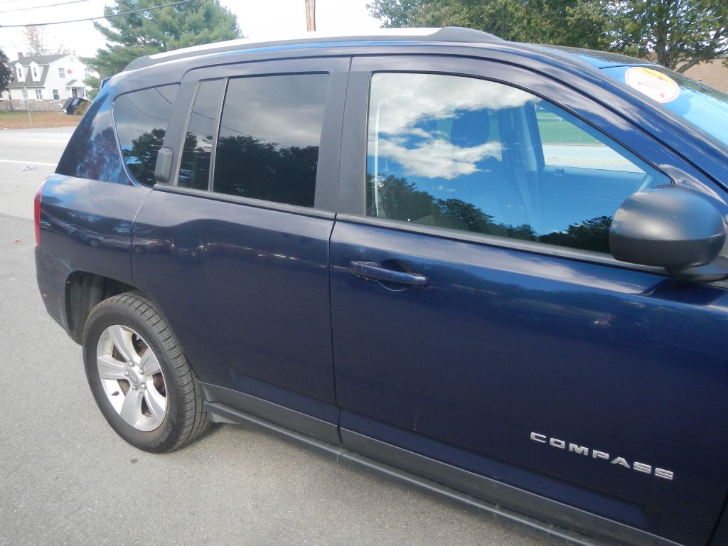 Photo 13 of this JEEP COMPASS 4WD