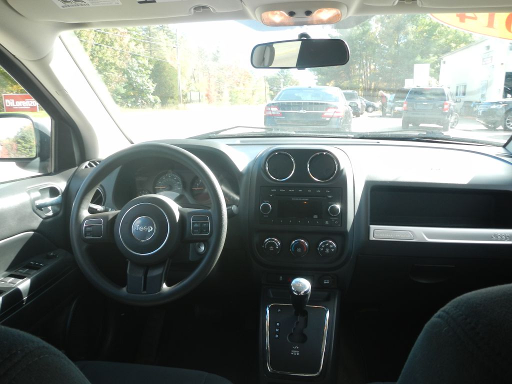 Photo 27 of this JEEP COMPASS 4WD