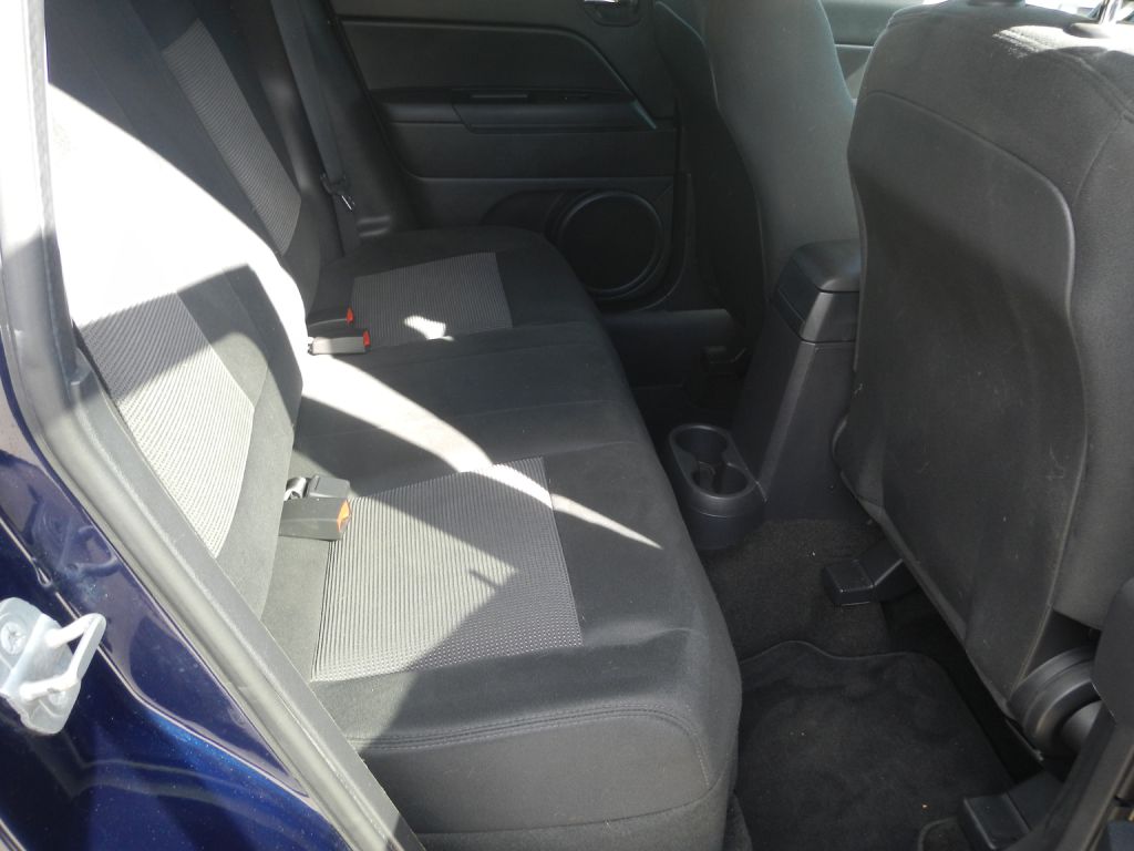 Photo 29 of this JEEP COMPASS 4WD