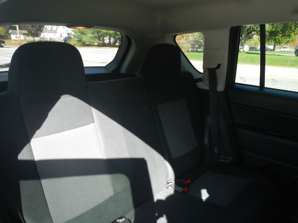 Photo 30 of this JEEP COMPASS 4WD