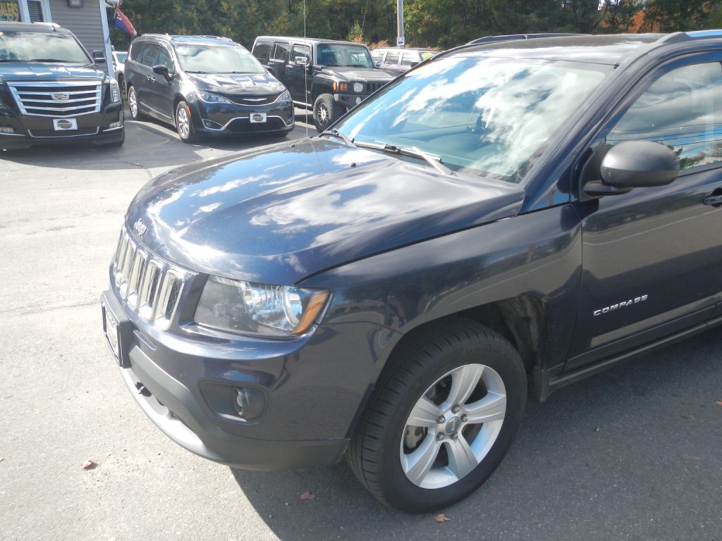 Photo 38 of this JEEP COMPASS 4WD