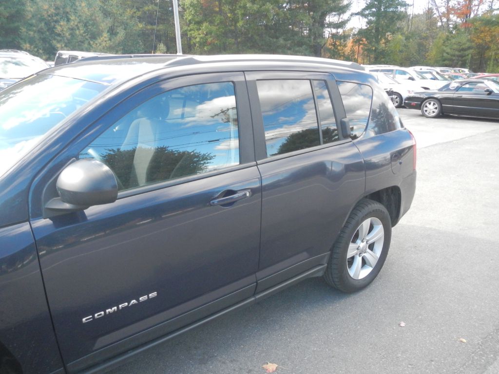 Photo 39 of this JEEP COMPASS 4WD
