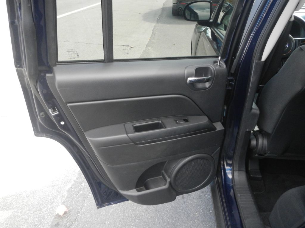 Photo 41 of this JEEP COMPASS 4WD