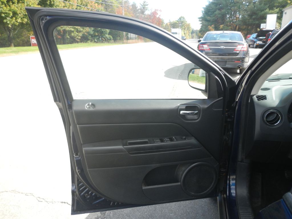 Photo 45 of this JEEP COMPASS 4WD