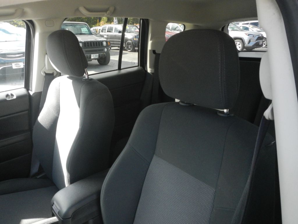Photo 46 of this JEEP COMPASS 4WD