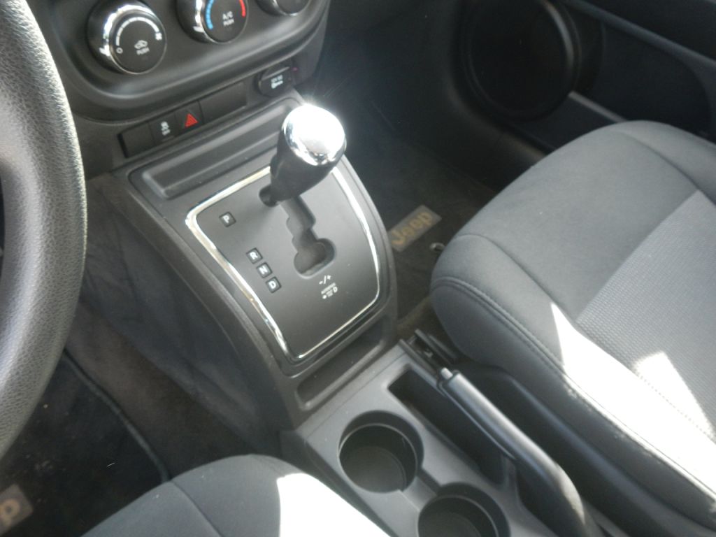 Photo 49 of this JEEP COMPASS 4WD