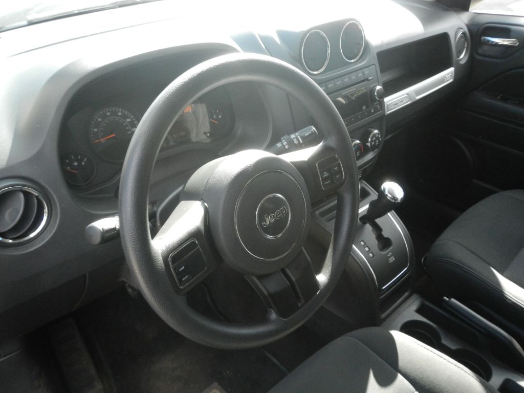 Photo 50 of this JEEP COMPASS 4WD