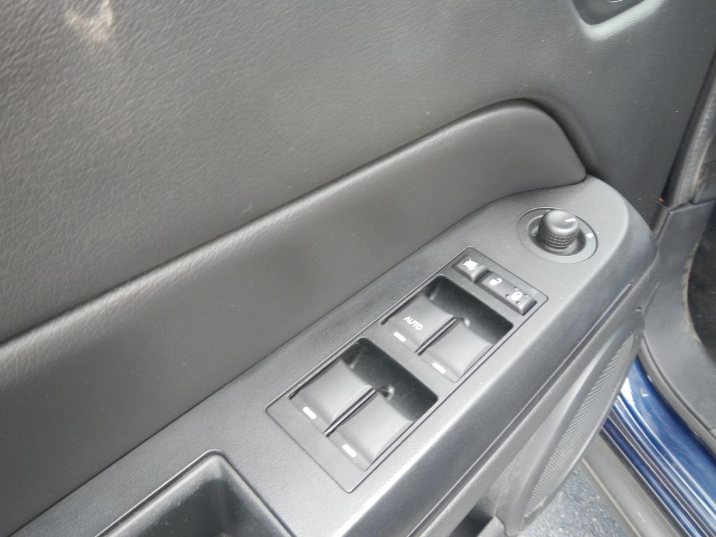 Photo 51 of this JEEP COMPASS 4WD