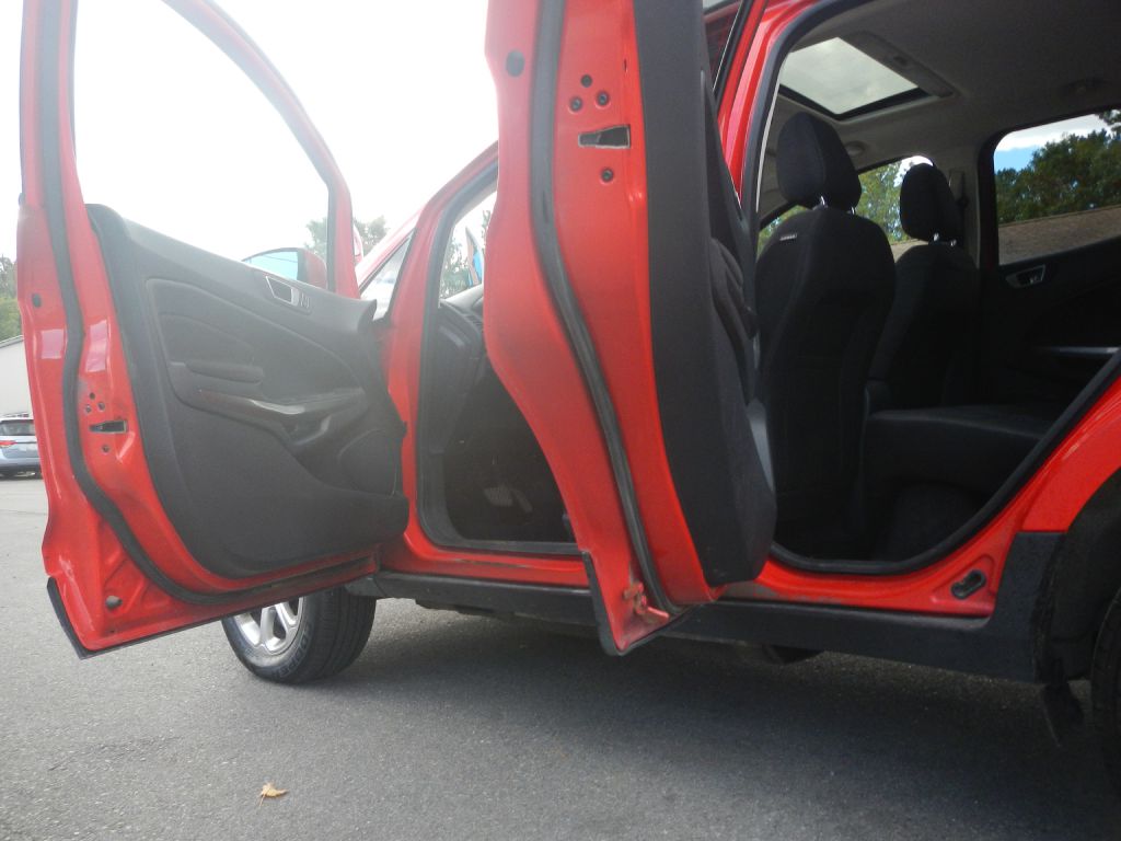 Photo 34 of this FORD ECOSPORT 4WD