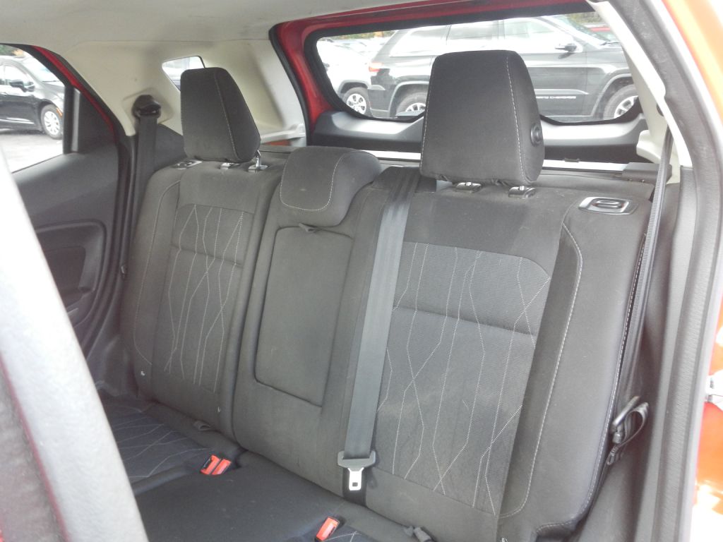 Photo 37 of this FORD ECOSPORT 4WD
