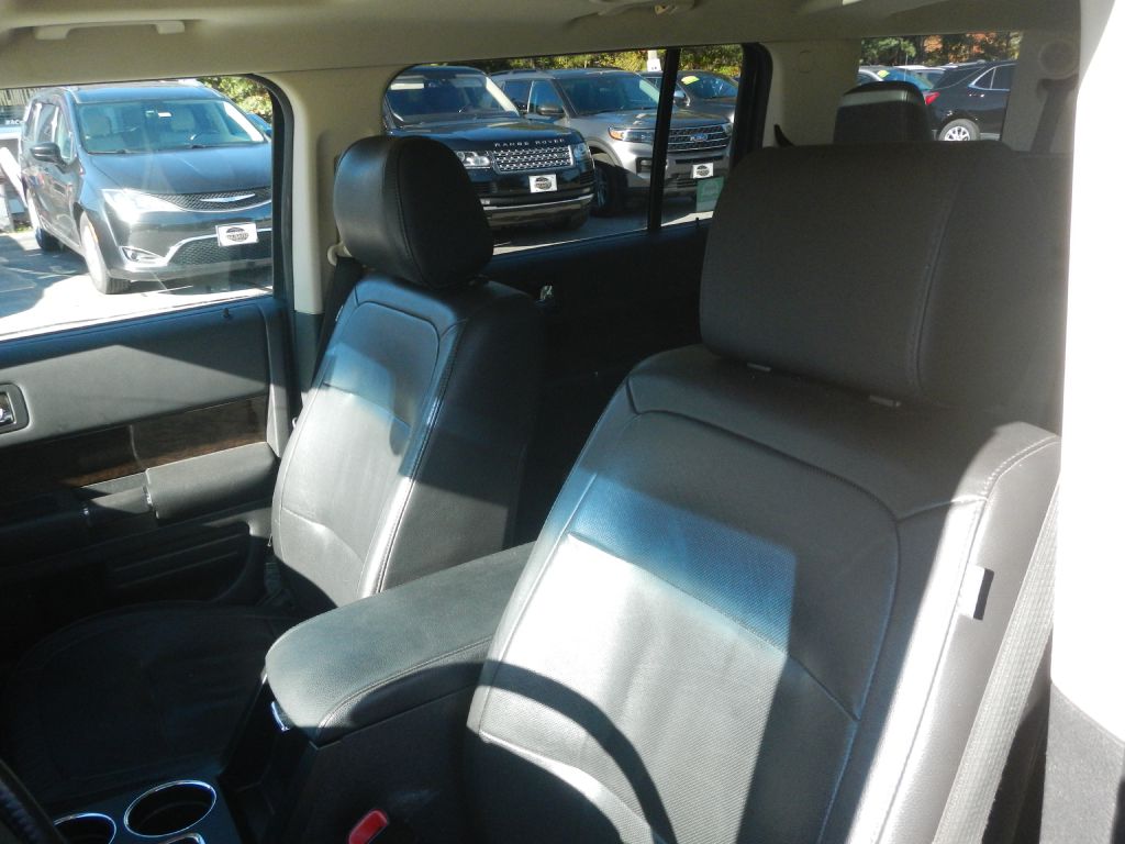 Photo 4 of this FORD FLEX