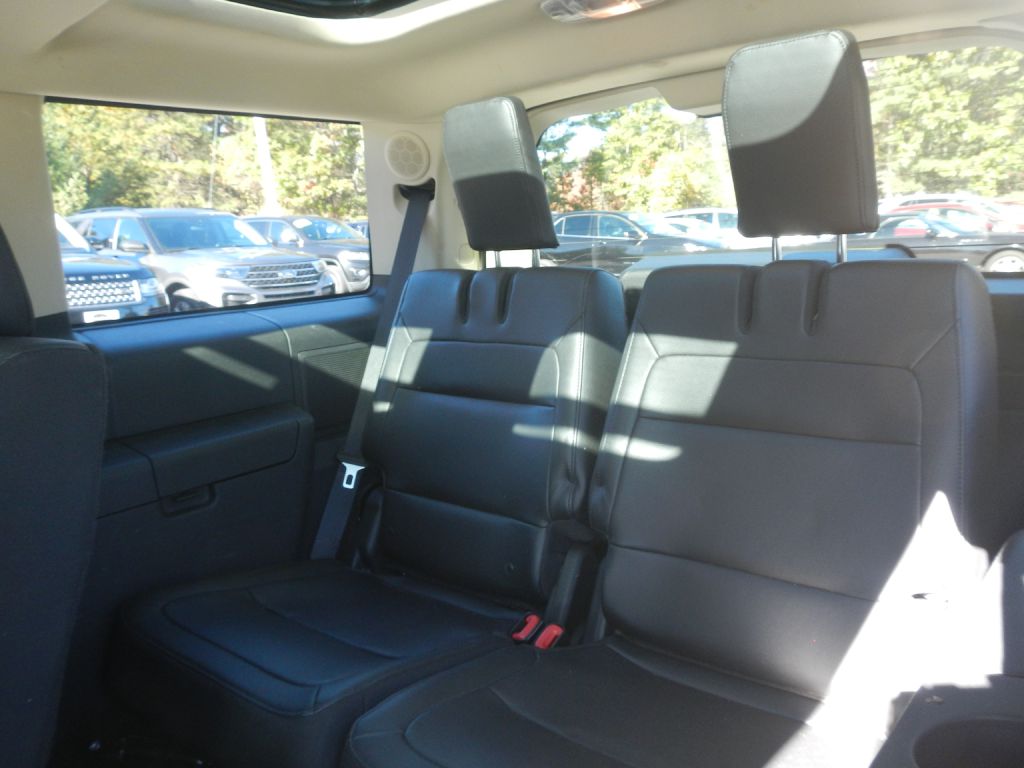 Photo 6 of this FORD FLEX