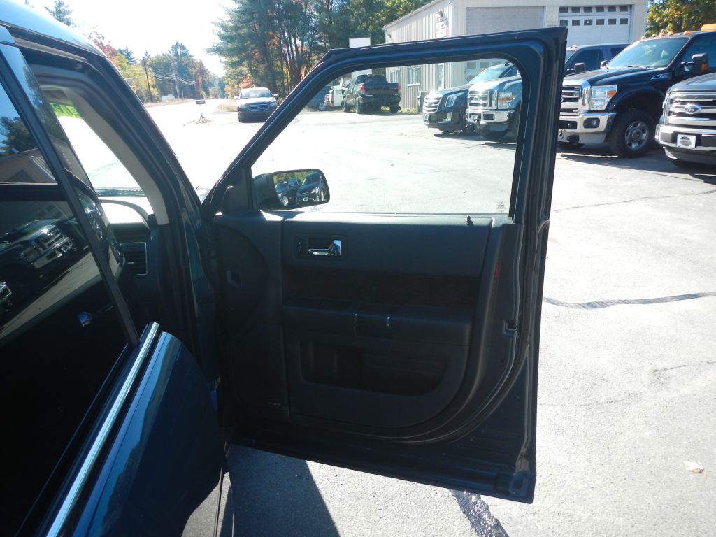 Photo 17 of this FORD FLEX