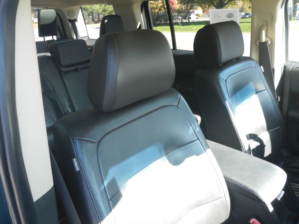 Photo 19 of this FORD FLEX