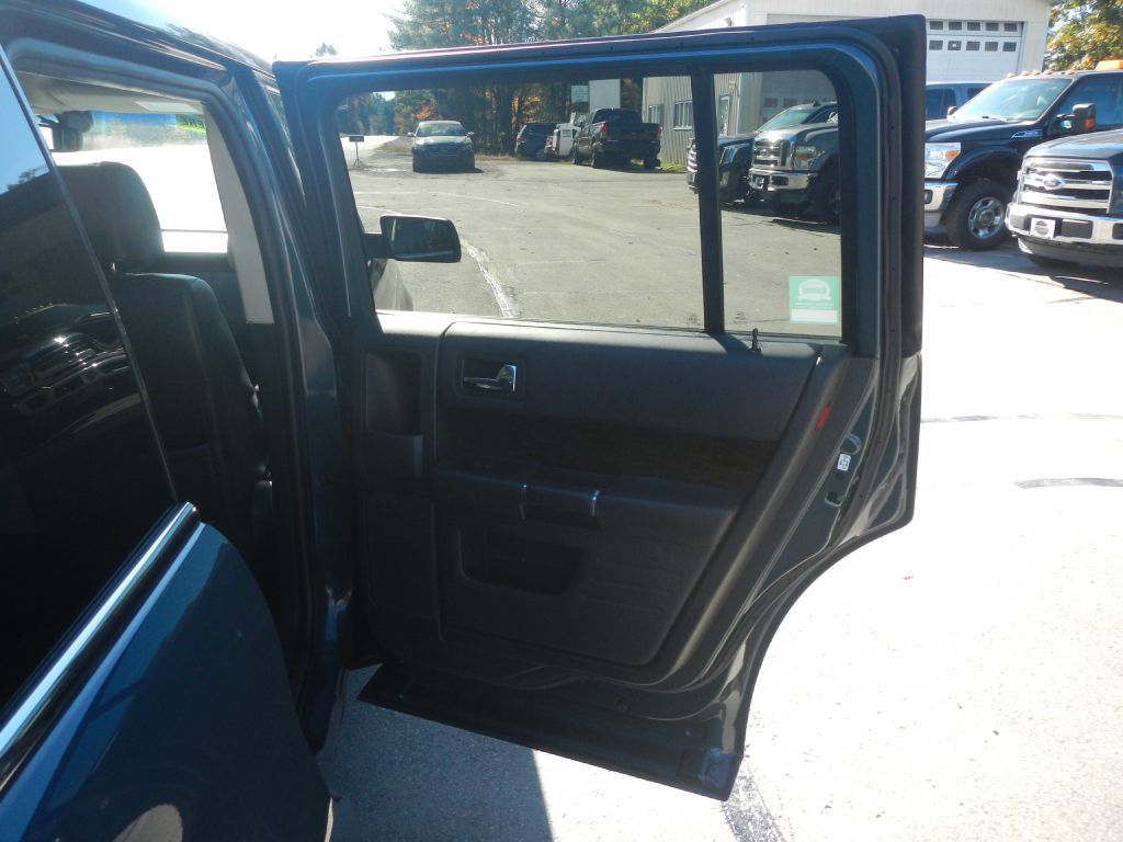 Photo 23 of this FORD FLEX