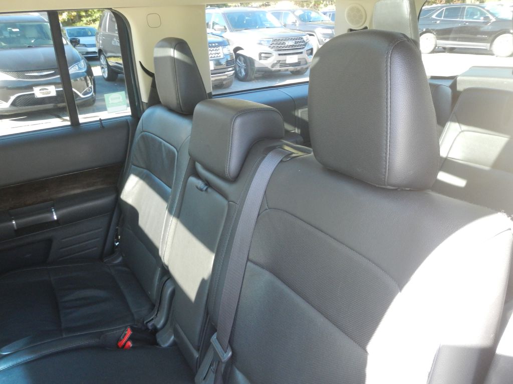 Photo 42 of this FORD FLEX