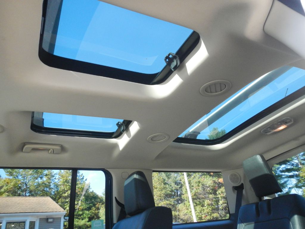 Photo 44 of this FORD FLEX