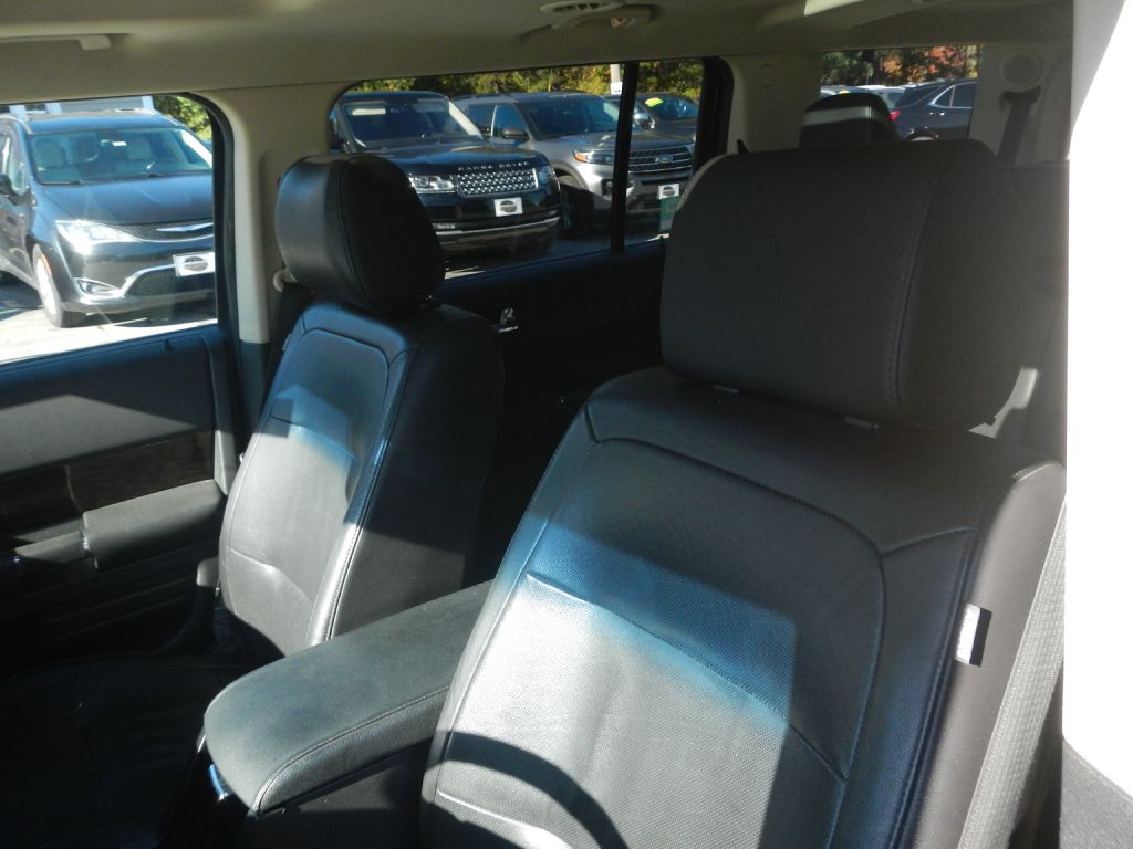 Photo 48 of this FORD FLEX