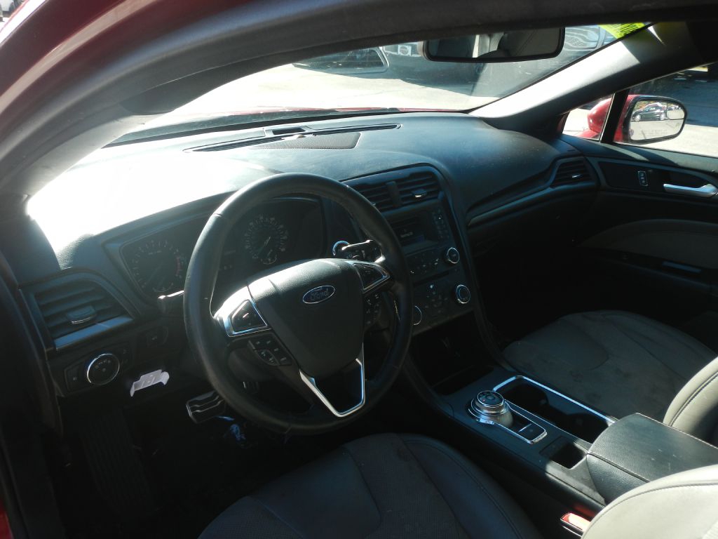 Photo 3 of this FORD FUSION