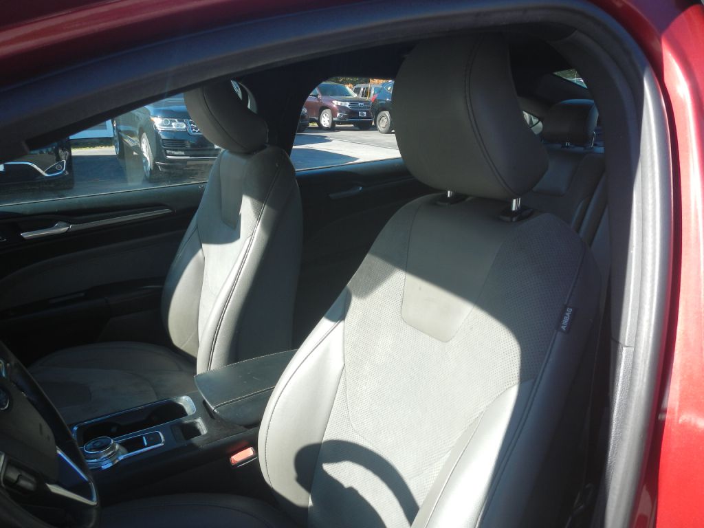 Photo 4 of this FORD FUSION