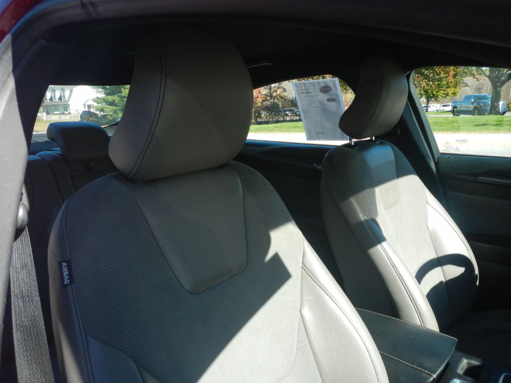 Photo 9 of this FORD FUSION
