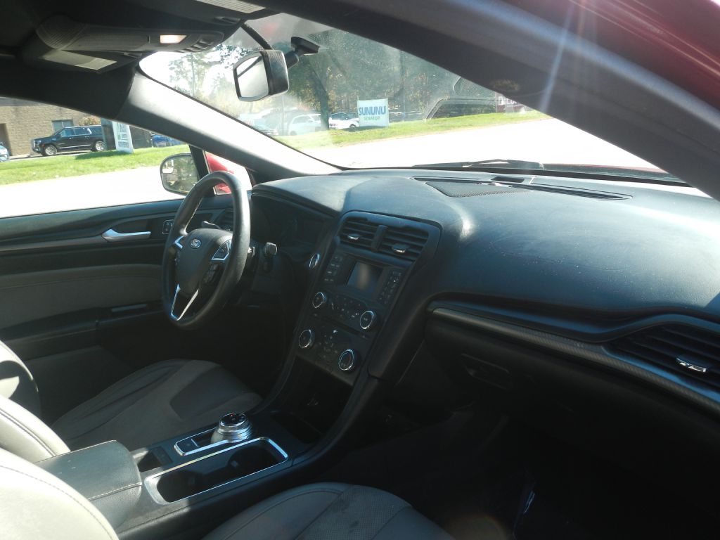 Photo 10 of this FORD FUSION
