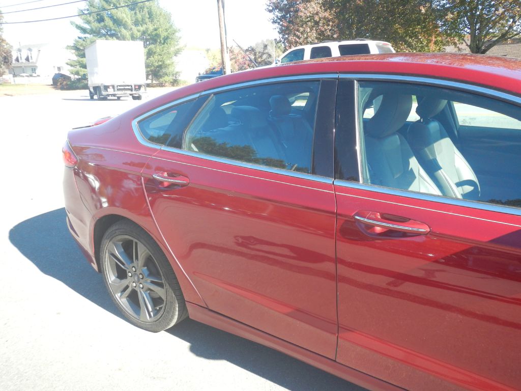Photo 13 of this FORD FUSION