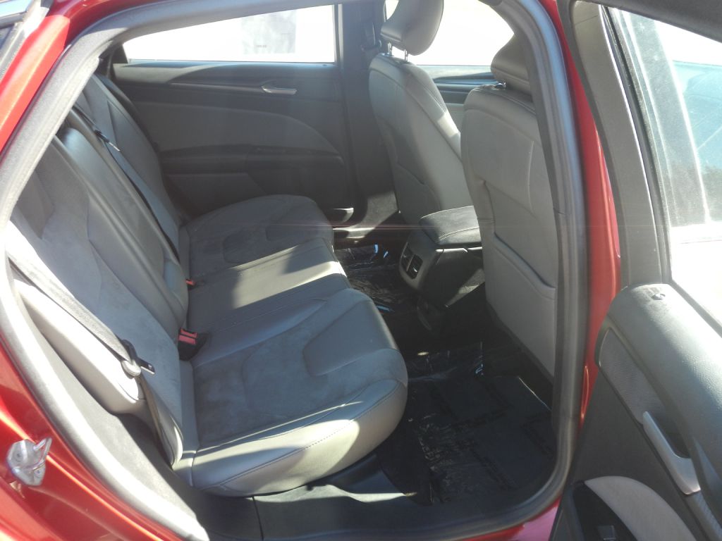 Photo 22 of this FORD FUSION