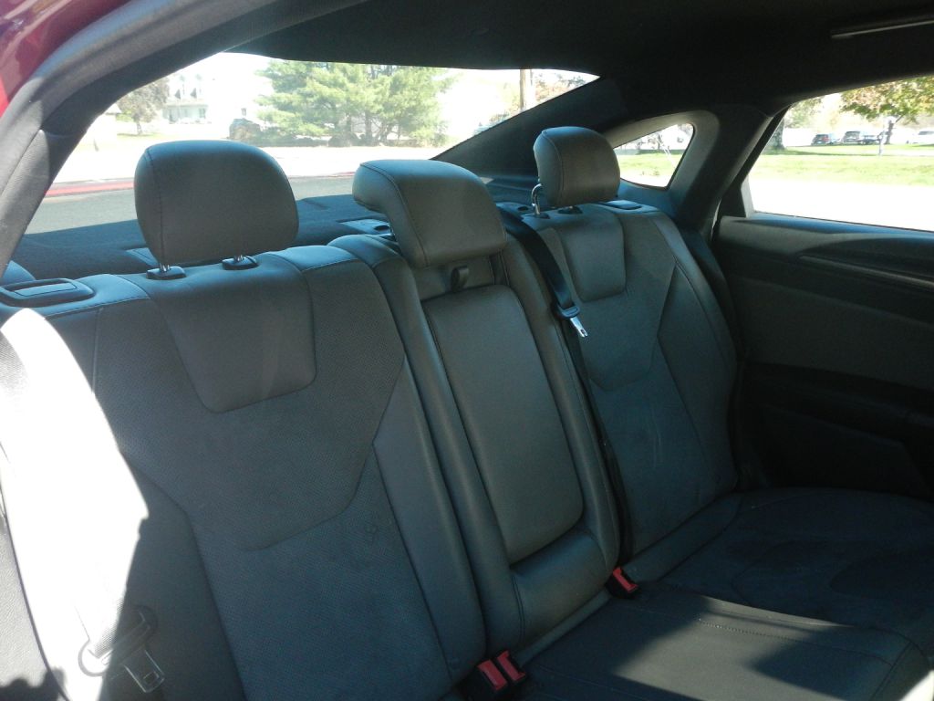 Photo 23 of this FORD FUSION