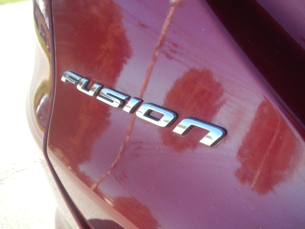 Photo 28 of this FORD FUSION