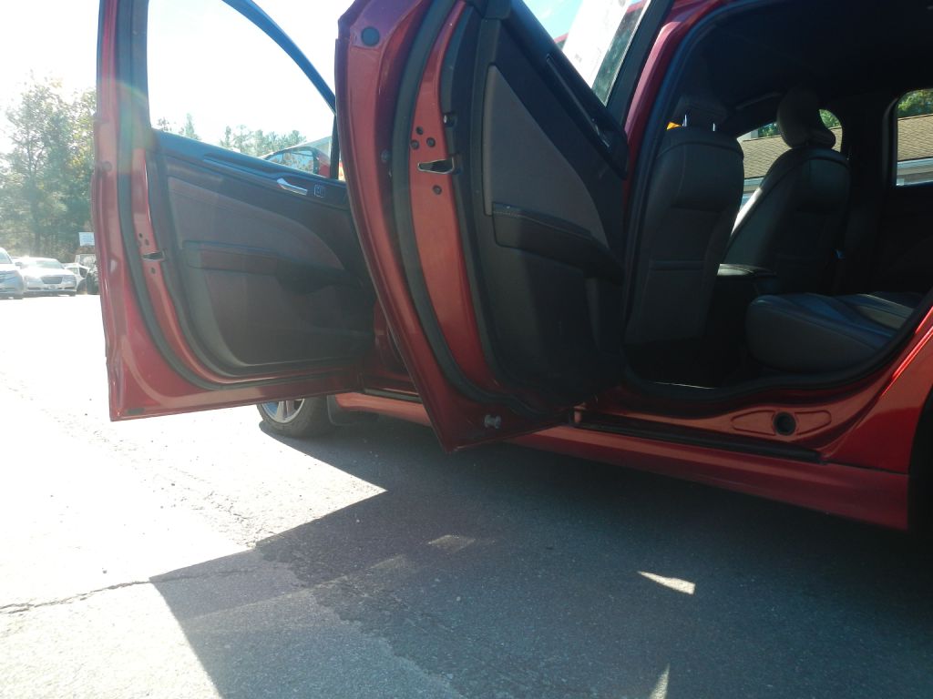 Photo 34 of this FORD FUSION