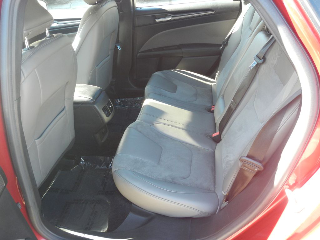 Photo 36 of this FORD FUSION