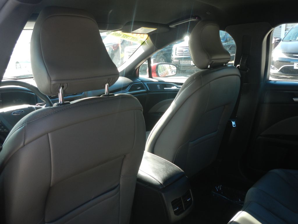 Photo 38 of this FORD FUSION