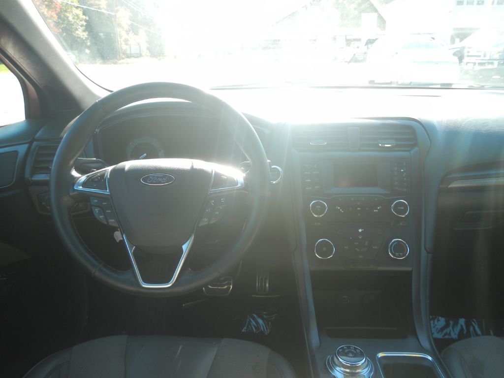 Photo 39 of this FORD FUSION