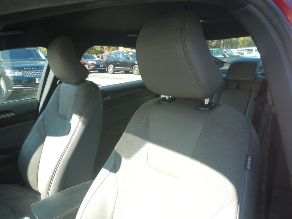 Photo 42 of this FORD FUSION