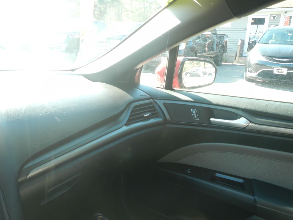 Photo 43 of this FORD FUSION
