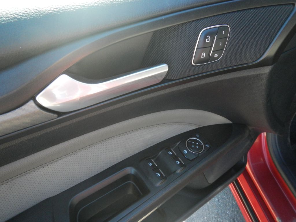 Photo 46 of this FORD FUSION
