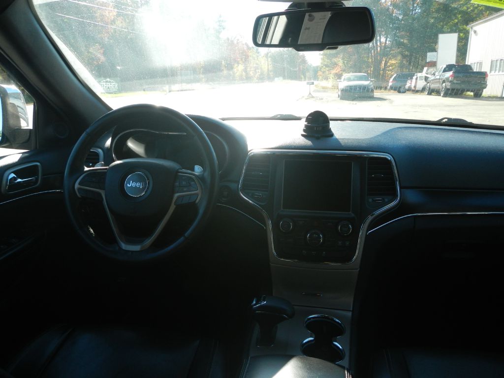 Photo 24 of this JEEP GRAND CHEROKEE