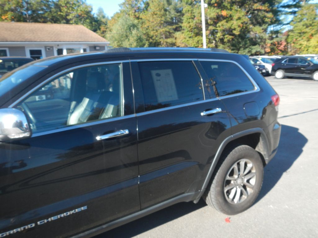 Photo 32 of this JEEP GRAND CHEROKEE