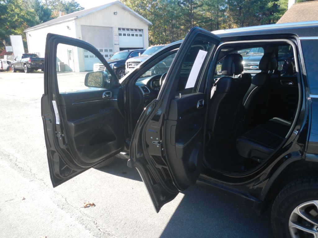 Photo 34 of this JEEP GRAND CHEROKEE