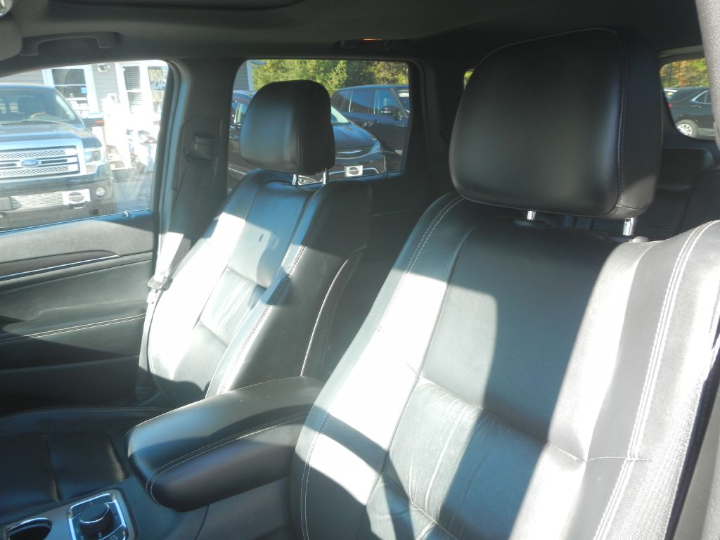 Photo 42 of this JEEP GRAND CHEROKEE