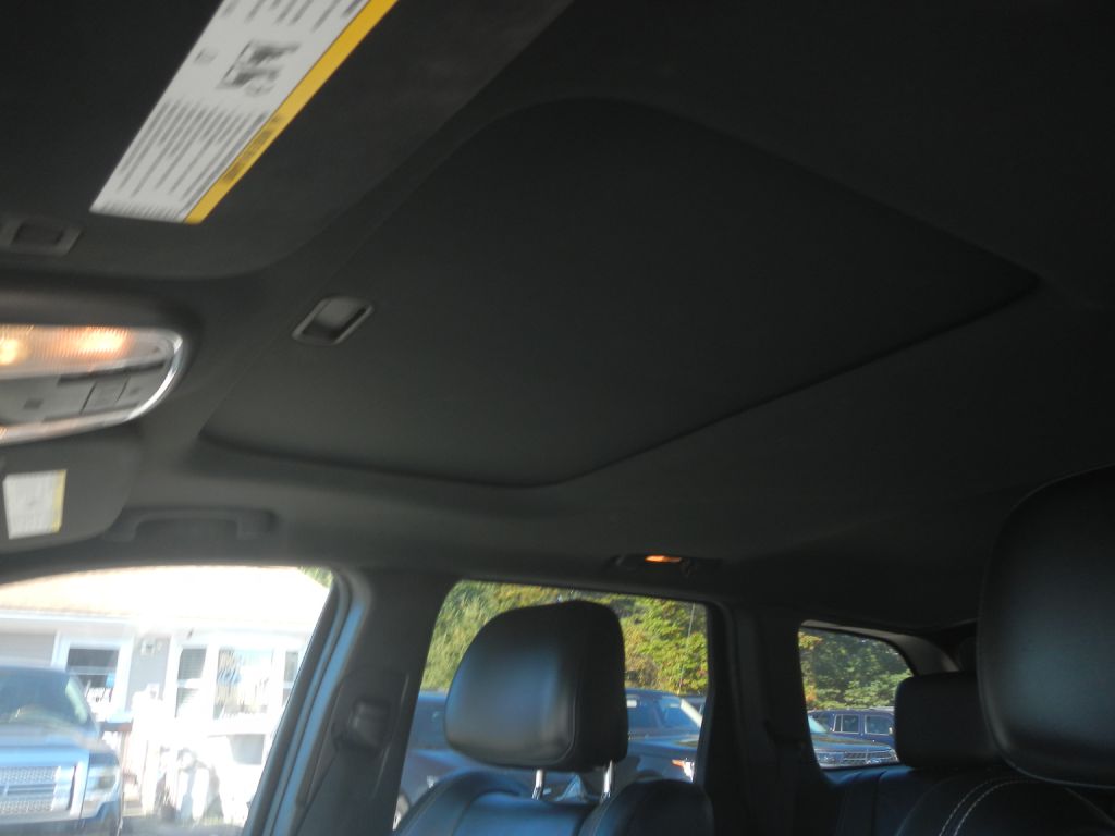 Photo 43 of this JEEP GRAND CHEROKEE